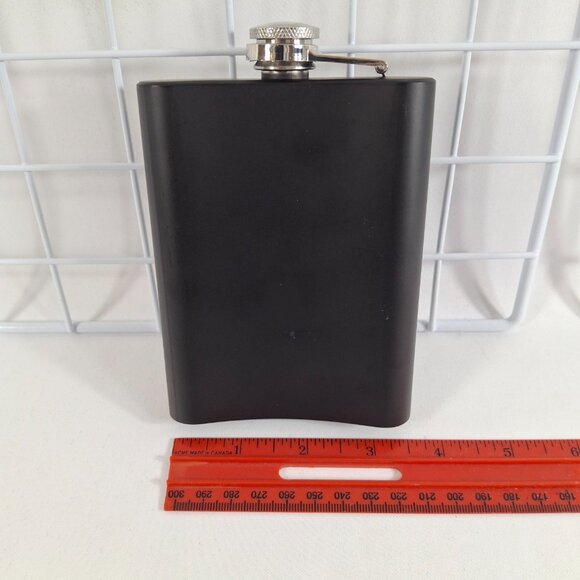 Toronto Maple Leafs 8oz. Laser Etched Flask New Without Tags - Picture 5 of 7